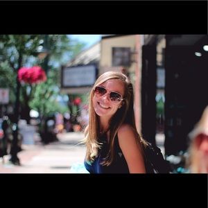 Meet your Posher, Anna