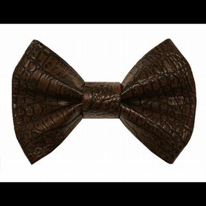 Men's crocodile vinyl bowtie