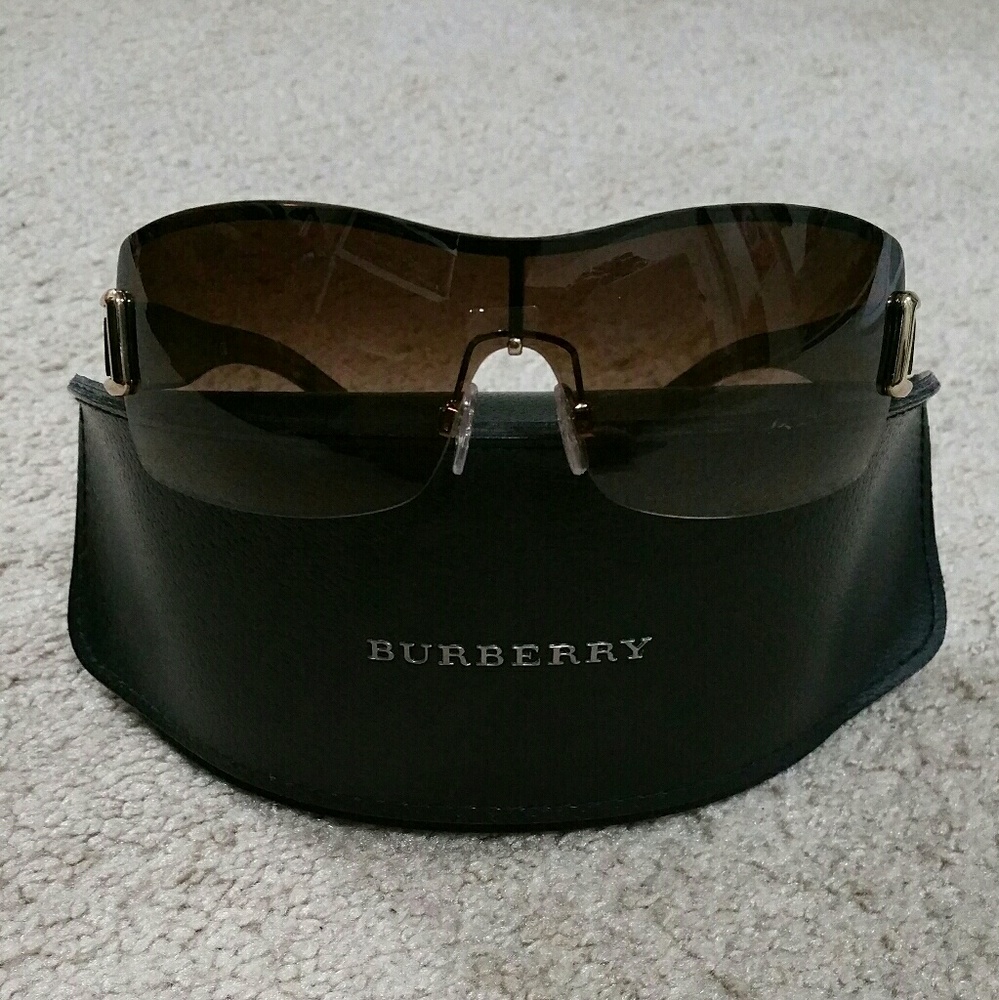 Burberry Novacheck Sunglasses