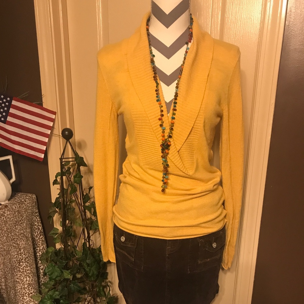 🌻OLD NAVY Sweater. Cozy!!