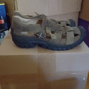Keen sandals 8
