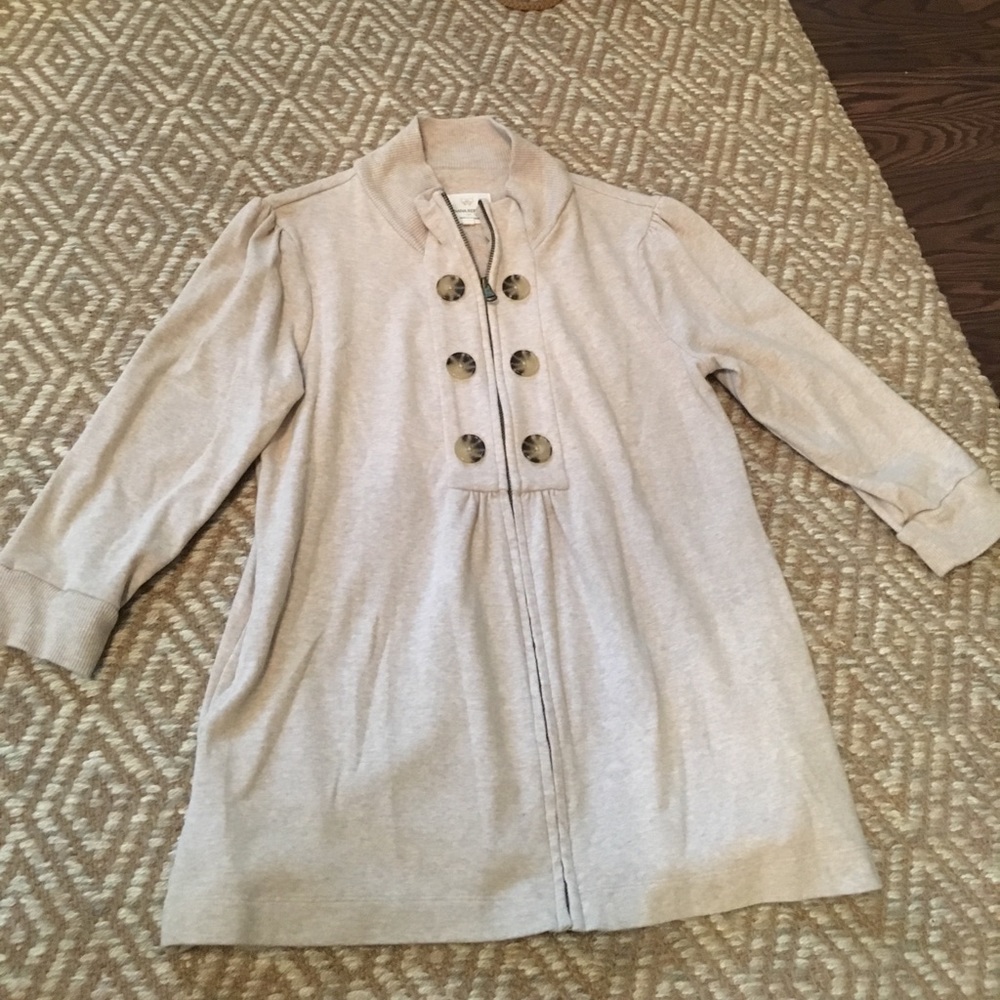 Zip up sweater with pockets