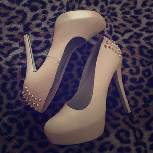 Nude heels by shoe dazzle