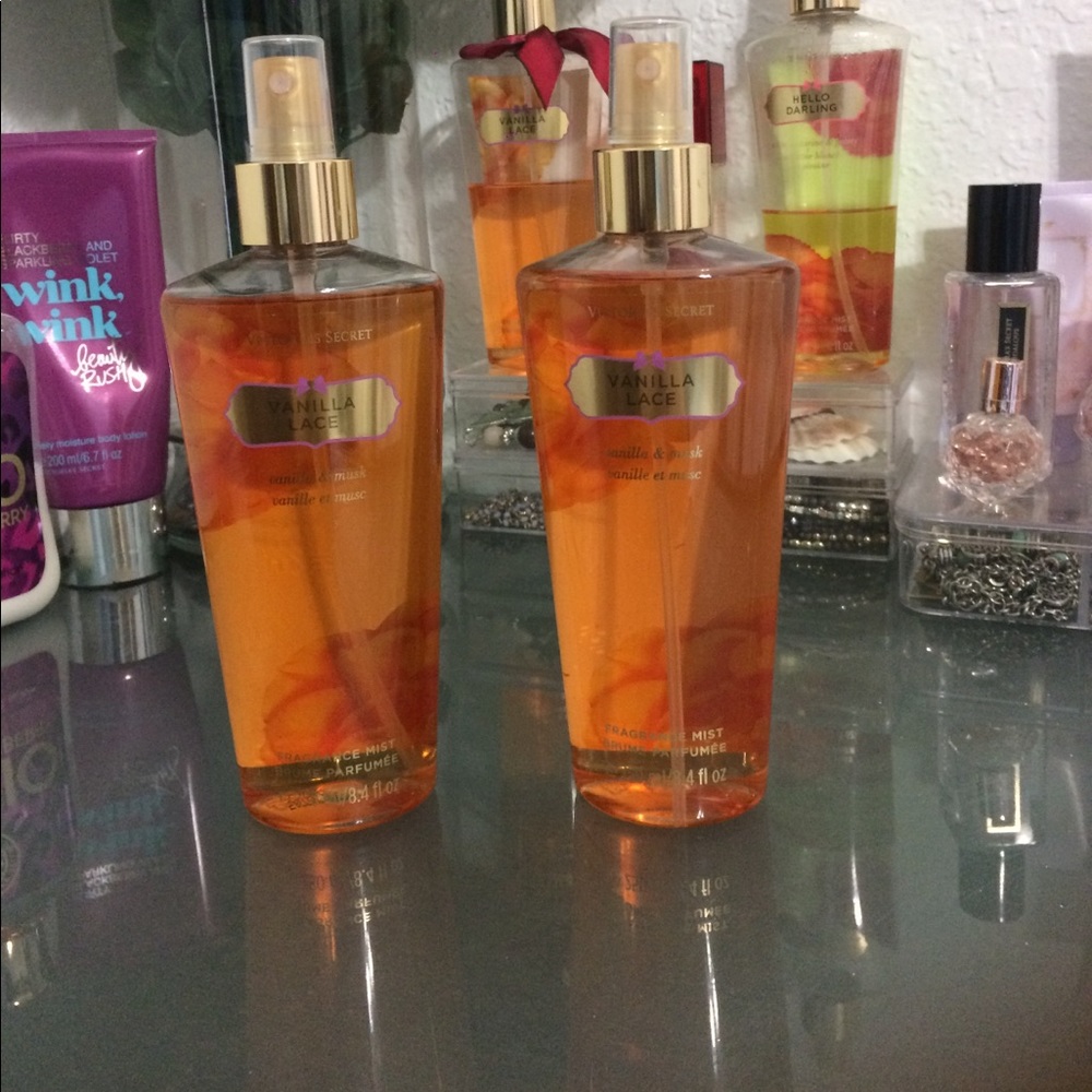 Victoria Secret vanilla lace fragrance mist