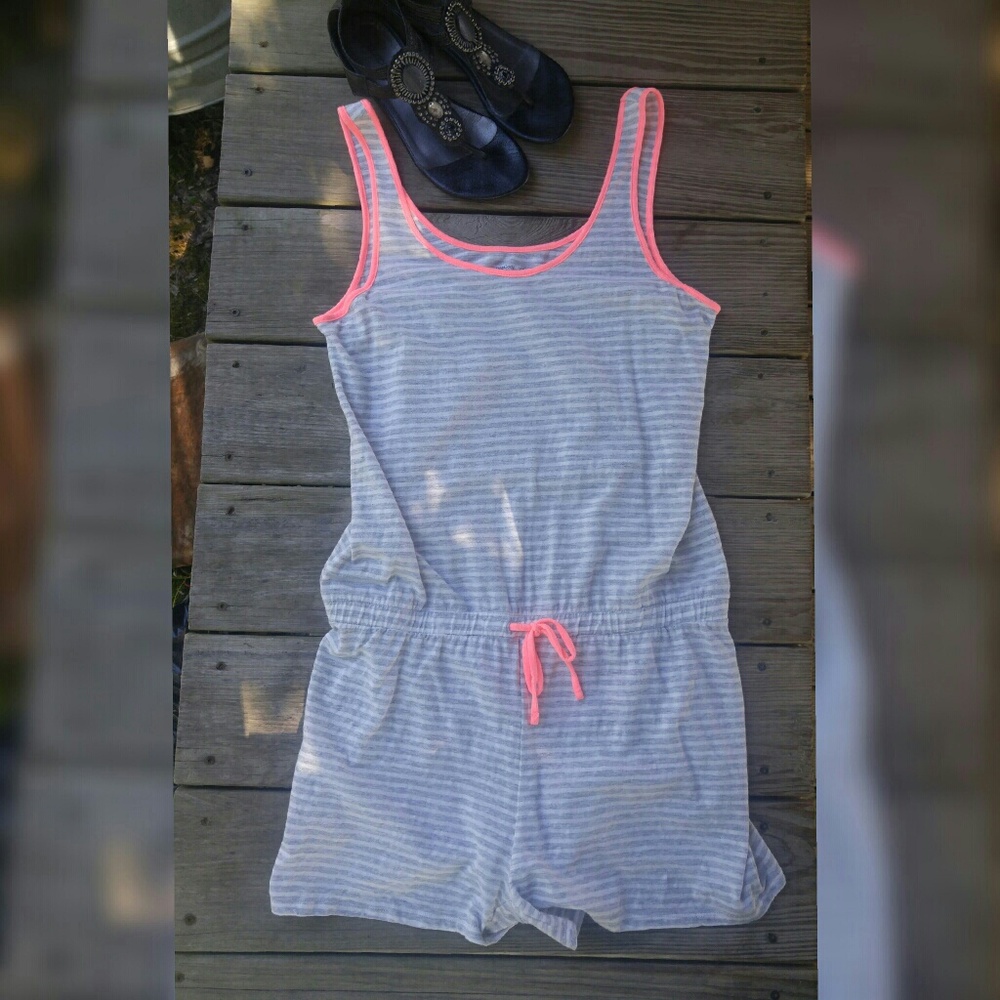 Gap romper style lounger sz Mef