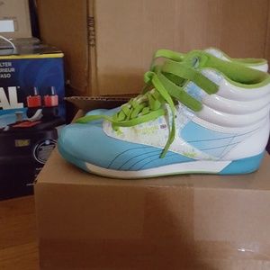 Reebok white patient hightop  sneakers 8