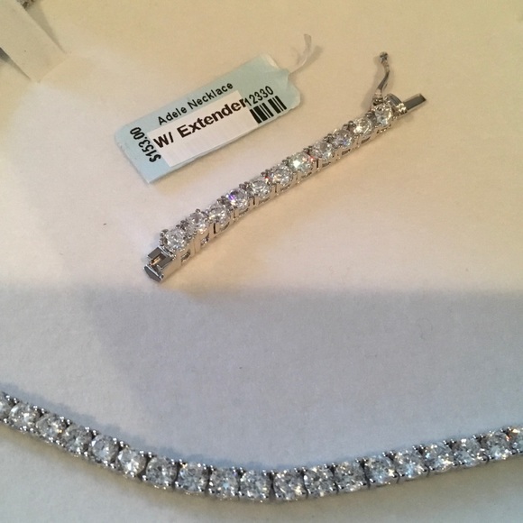 Beautiful diamond necklace worn 1x @ wedding - Picture 2 of 2