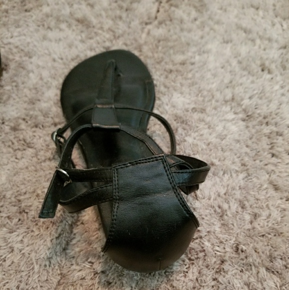 Sandles - Picture 2 of 3