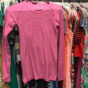 Lululemon size 4 long sleeve swiftly