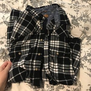 Black and white long sleeve flannel