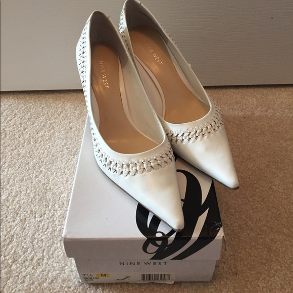 Nine West Pointe toe heels - Picture 1 of 6