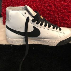 Nike blazers size 6.5 Y