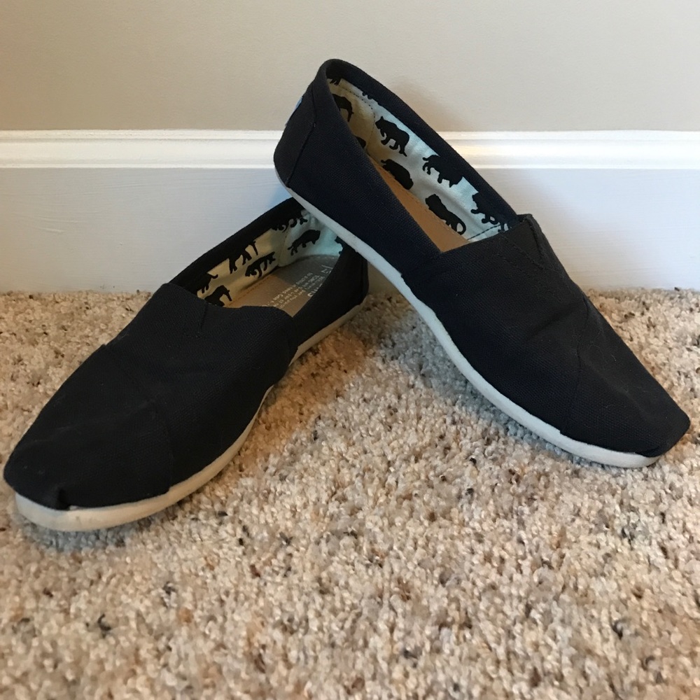 Women's Size 7 Toms