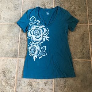 Gap teal with floral print tee