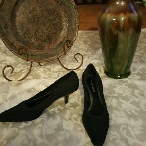 Black pair of pumps by Naturalizer