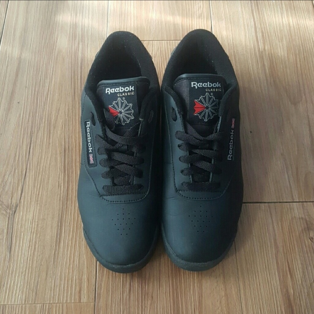Black Reebok classics