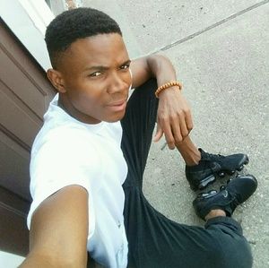 Meet your Posher, Komi