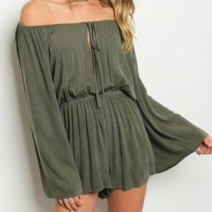 ‼️3/$15‼️ Dark Green Off-the-Shoulder Romper