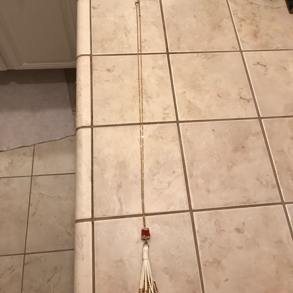 Long pink jewel necklace with gold chain
