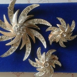 Vintage Brooch and matching earrings