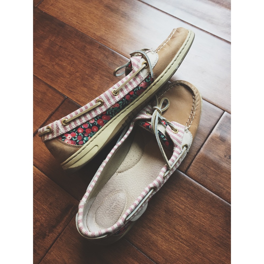 ✨$10 SALE✨ Sperry Topsider floral boat shoes