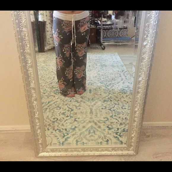 Last one! 3X Charcoal Floral Lounge pants - Picture 2 of 5