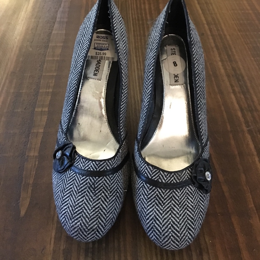 NWOT Herringbone Print Heels