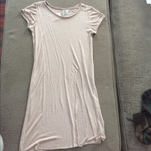 Divided H&M shirt - Picture 1 of 2