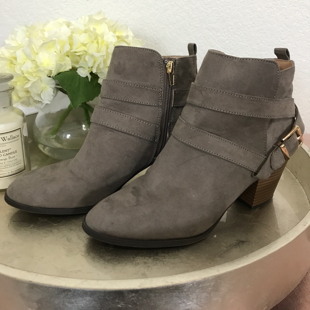 EXPRESS Booties