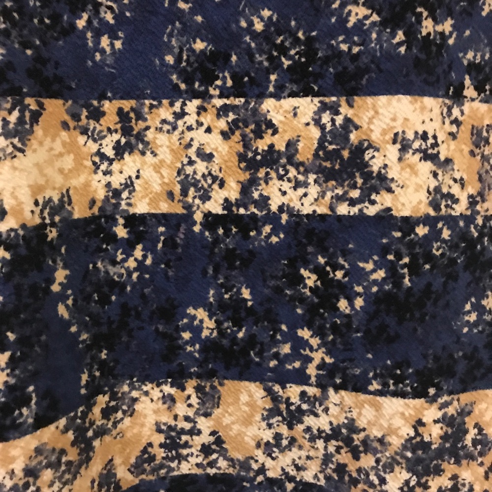 Urban Outfitters Patterned Top - Picture 2 of 4