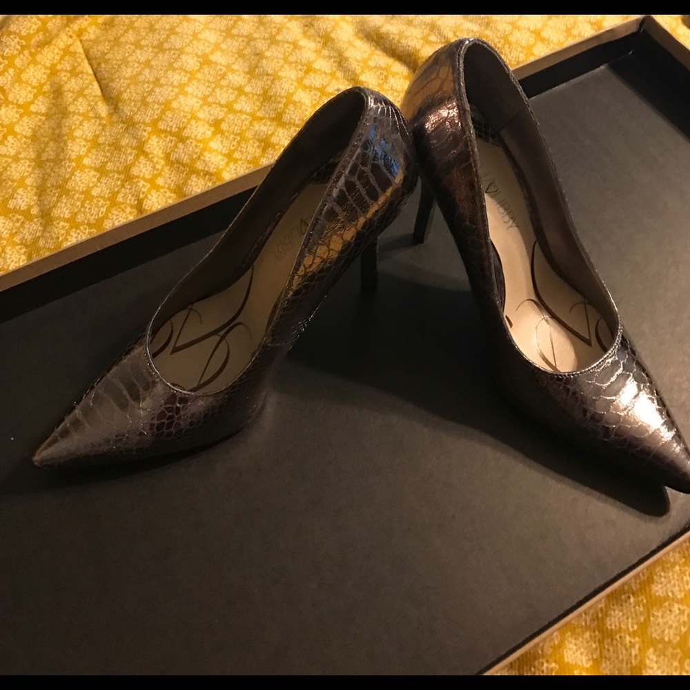 Sam&Libby metallic heels