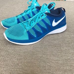 Men's Nike Lunarlon tennis shoes SZ 11 like new