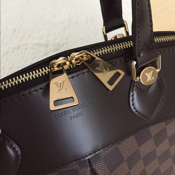 🚫SOLD🚫 Louis Vuitton DE Salvi - Picture 2 of 8