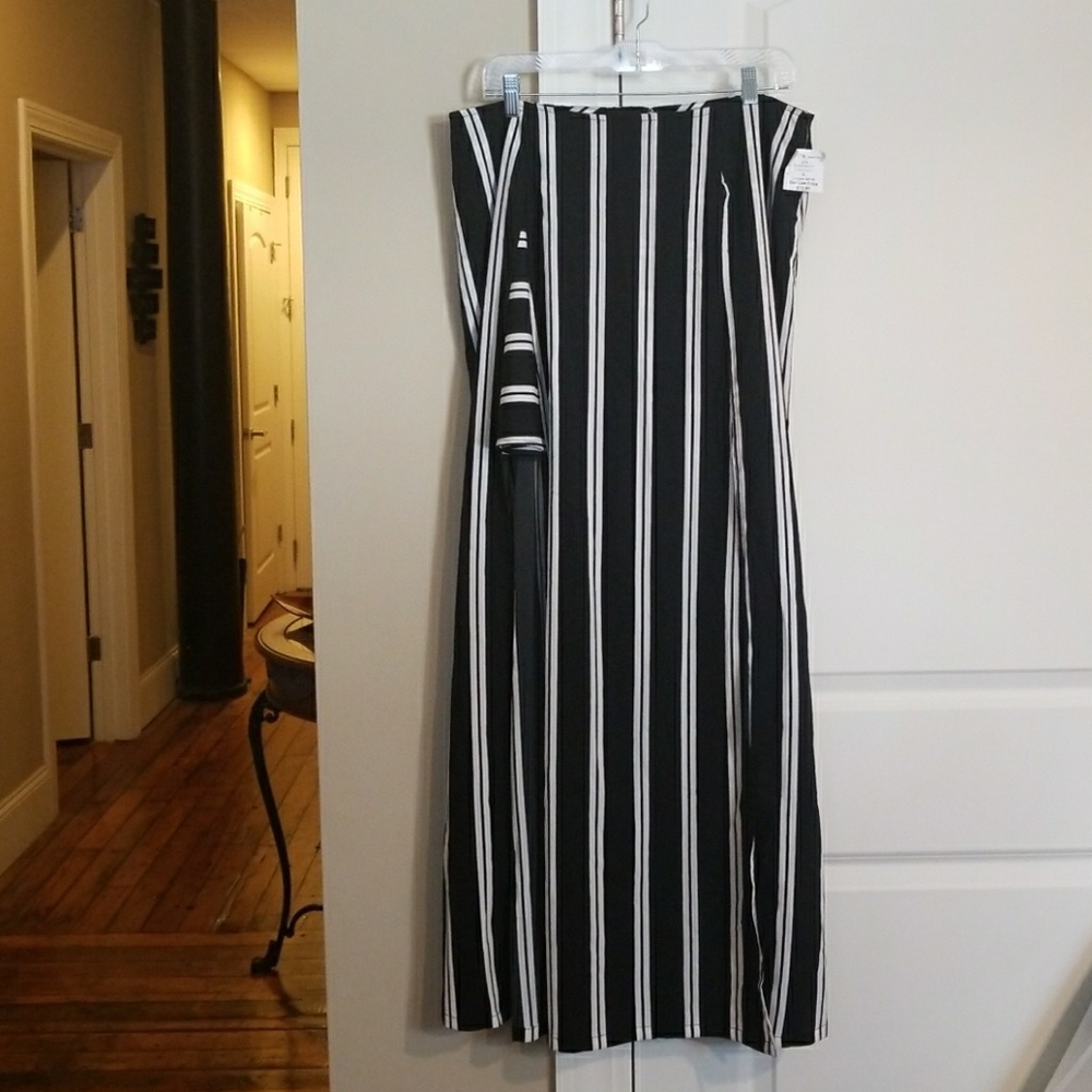 Long slit side maxi skirt