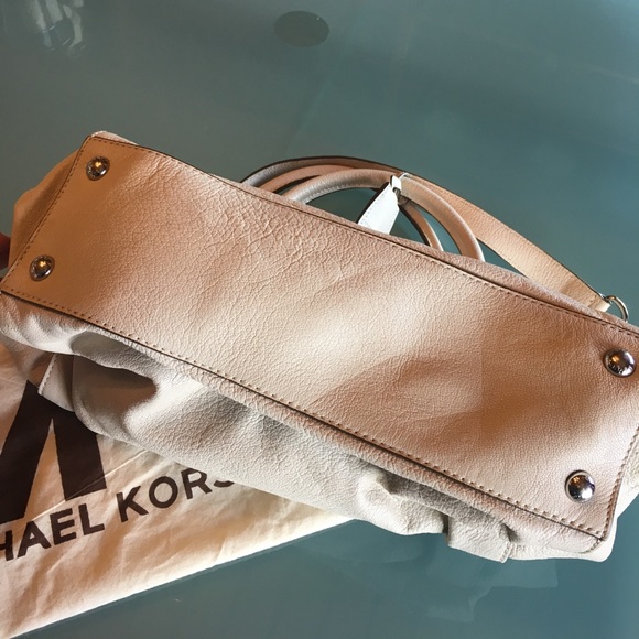 Michael Kors handbag - Picture 4 of 7