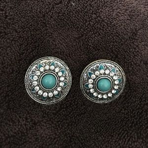 Gorgeous turquoise earrings