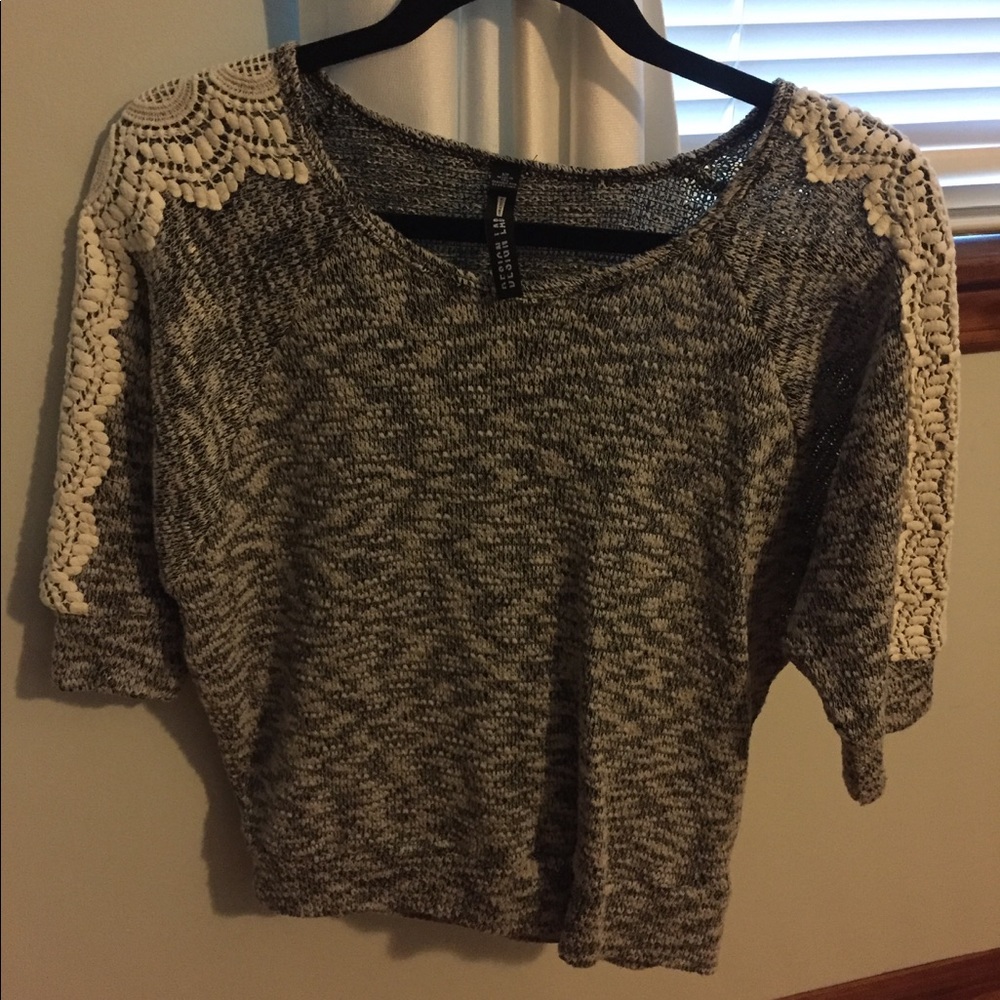 Black and Cream Design Lab Sweater Size Small
