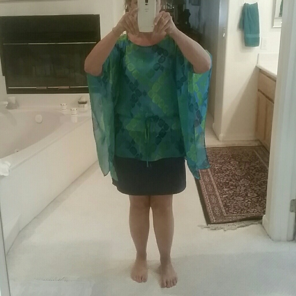 Jones New York. Shear  top/ coverup