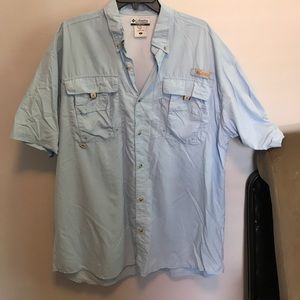 Short sleeve, lightweight button down