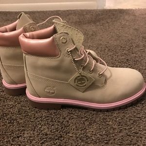 Size 6.5 women's Timberland Boots