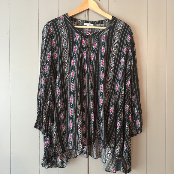 Jodifl Tops - Tribal Print Keyhole top (Small but runs big)