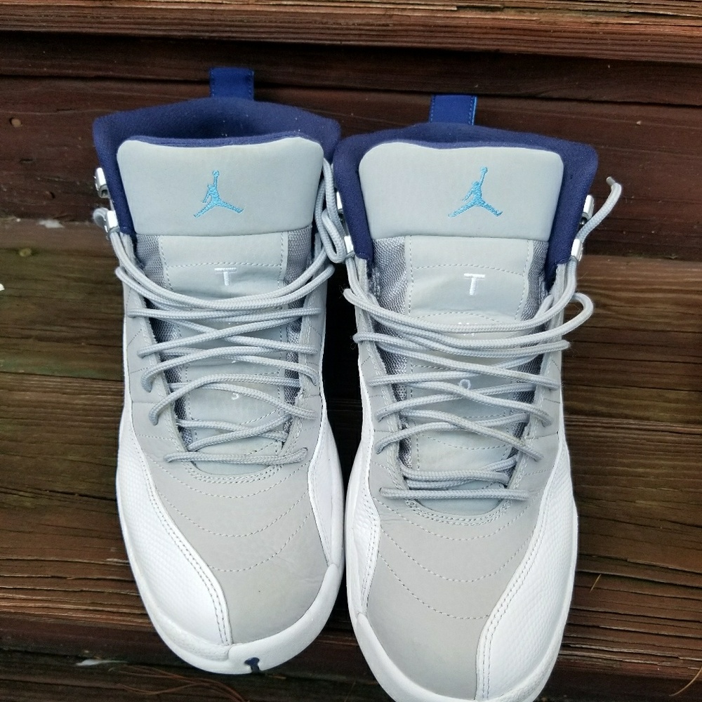 Jordan 12 wolf grey