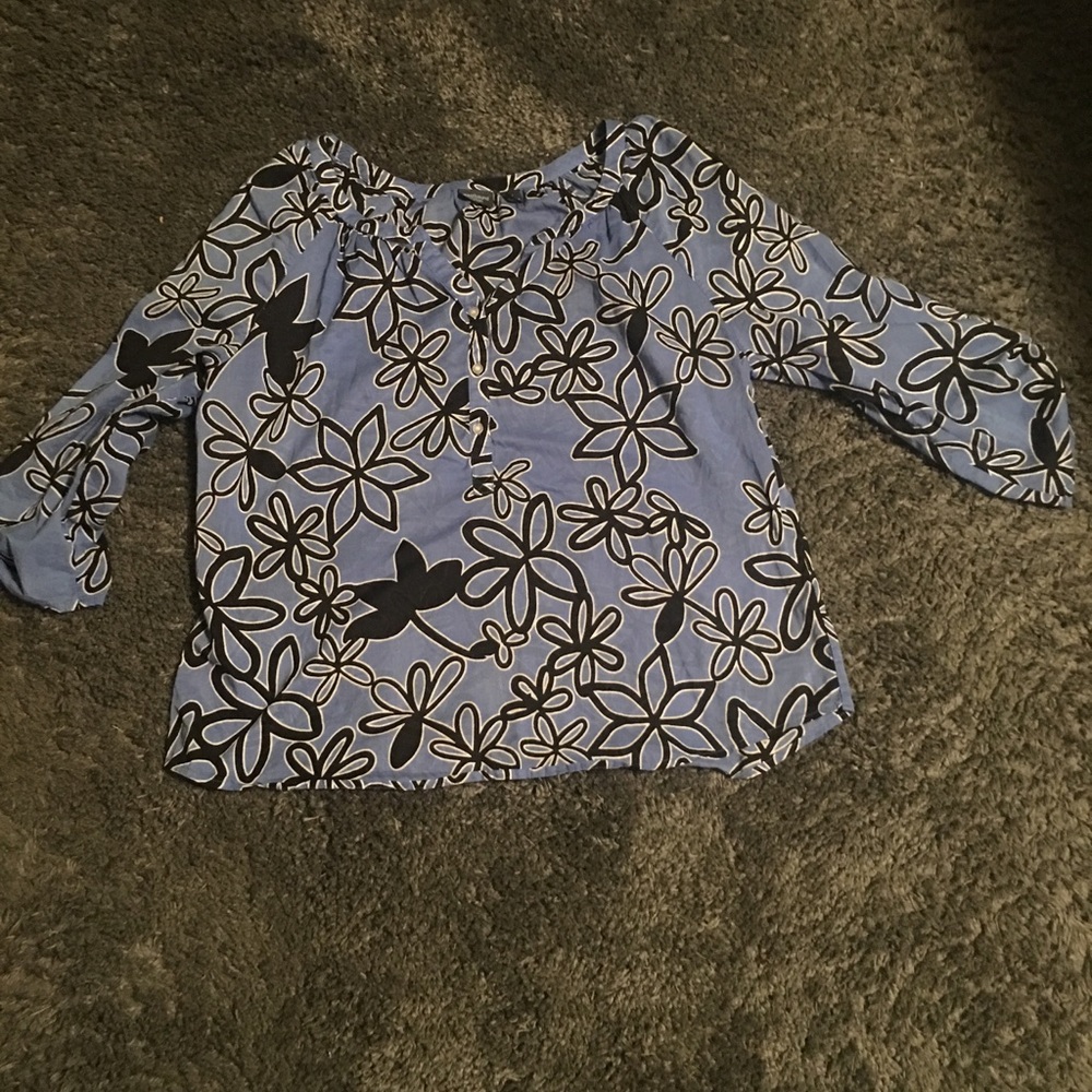 💅🏾Size 1X Westbound lightweight shirt