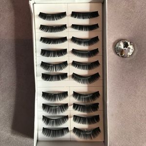 Dramatic false eyelash set of 10!