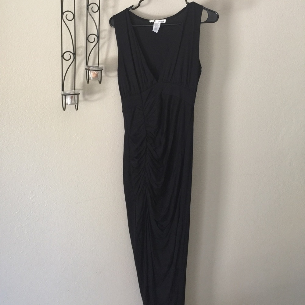 Re-Stocked!!! A symmetrical Bodycon Dress!! - Picture 4 of 7