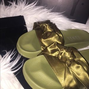 Fenty puma slides