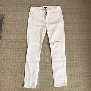 White NYDJ legging jeans