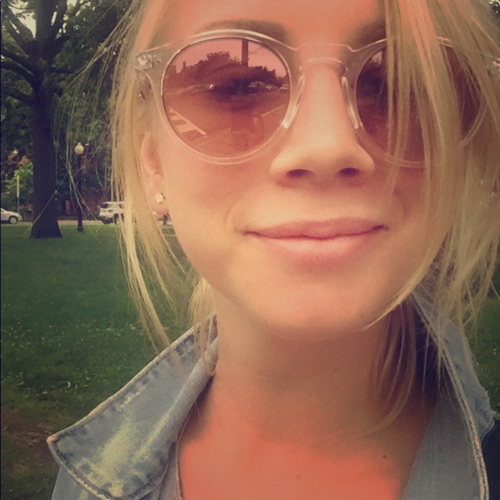 Meet your Posher, Alyssa