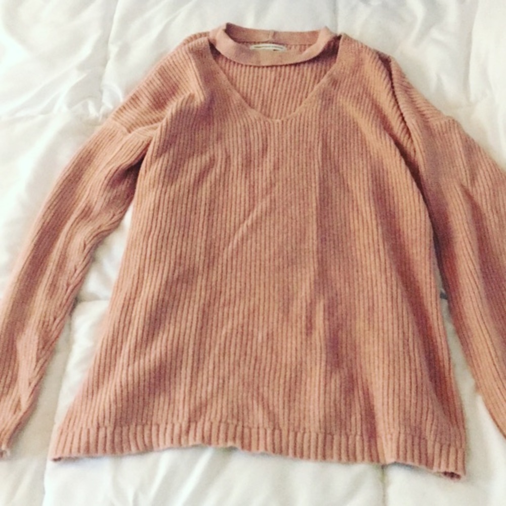 Pale pink choker cut out sweater!