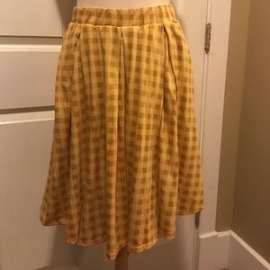 LuLaRoe Madison size large gold yellow print